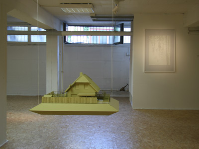 destinations and dreams: "Zuhause", "o. T. (Hochstand)"