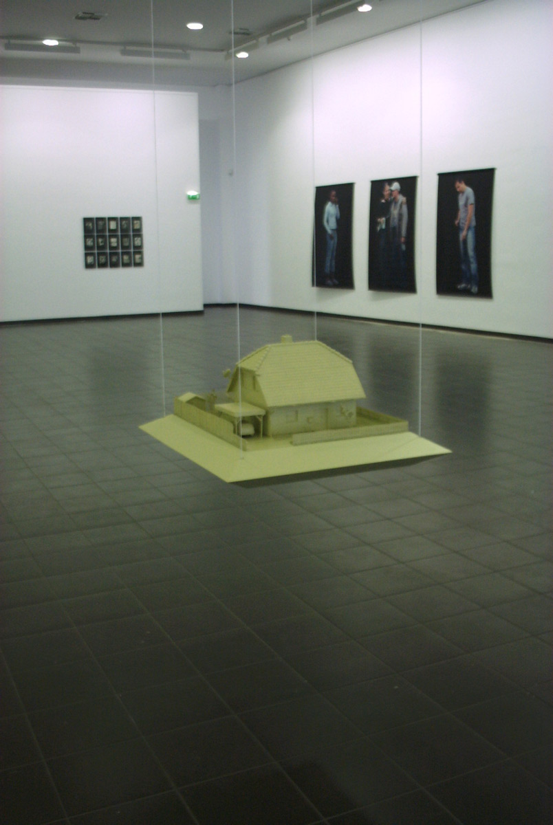 Michael Göbel - Ausstellung "Selbst im weitesten Sinne" - Marburger Kunstverein, 2003
